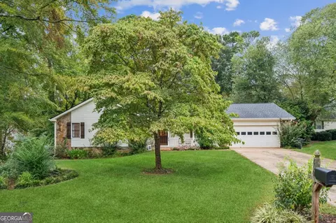 650 Spring Forest Dr, Lawrenceville, GA 30043
