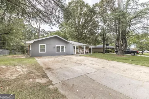 209 Randy Cir, Warner Robins, GA 31088 photo 4