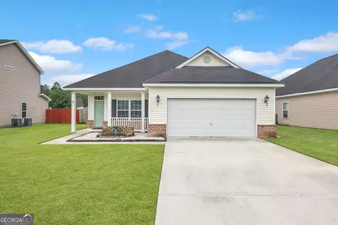 5 Twin Oaks Pl, Savannah, GA 31407