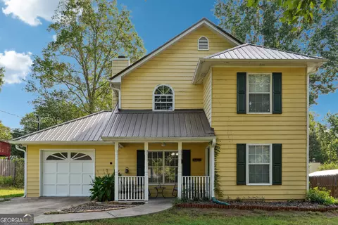 8935 Pine Tree Cir, Gainesville, GA 30506