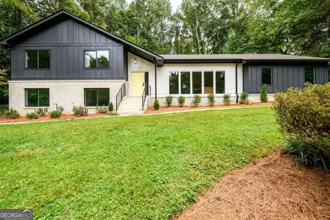 5365 Oxbow Rd, Stone Mountain, GA 30087