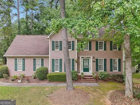3964 Cranbrook Ct NW, Lilburn, GA 30047
