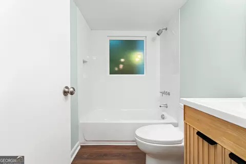 Bath - 3036 Hathaway Ct, Chamblee, GA 30341 photo 11 of 11