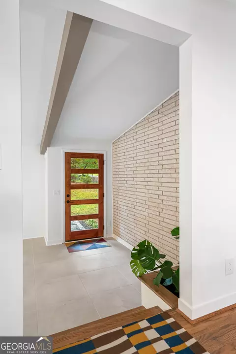 Entry Way - 3036 Hathaway Ct, Chamblee, GA 30341 photo 5 of 14