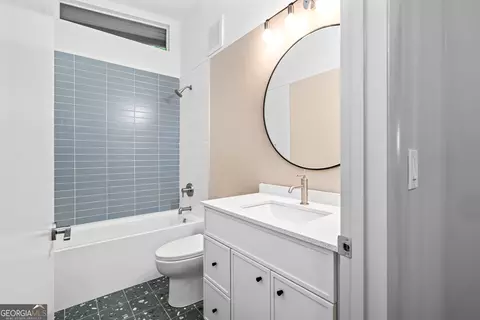 Bath - 3036 Hathaway Ct, Chamblee, GA 30341 photo 2 of 11