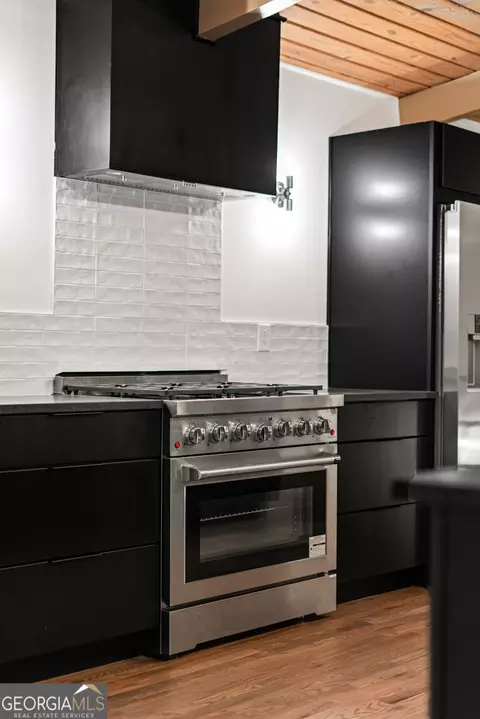 Kitchen - 3036 Hathaway Ct, Chamblee, GA 30341 photo 6 of 12