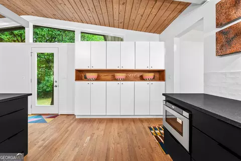Kitchen - 3036 Hathaway Ct, Chamblee, GA 30341 photo 9 of 12