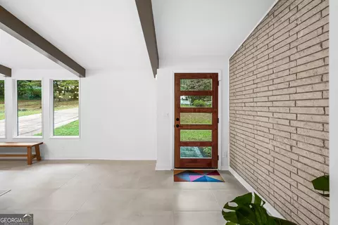 Entry Way - 3036 Hathaway Ct, Chamblee, GA 30341 photo 3 of 14