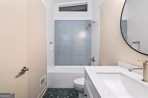 Bath - 3036 Hathaway Ct, Chamblee, GA 30341 photo 1 of 11