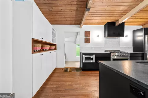 Kitchen - 3036 Hathaway Ct, Chamblee, GA 30341 photo 7 of 12