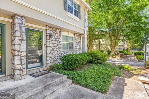 6900 Roswell Rd NE #B6, Sandy Springs, GA 30328