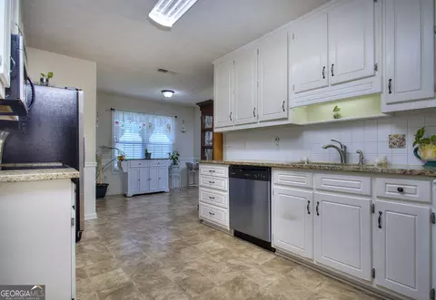 65 Vintage Dr, Covington, GA 30014 photo 12