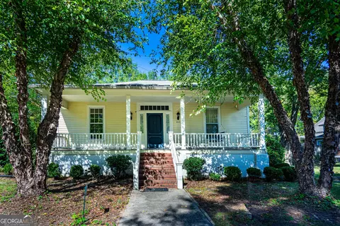 537 Greenwood St, Barnesville, GA 30204