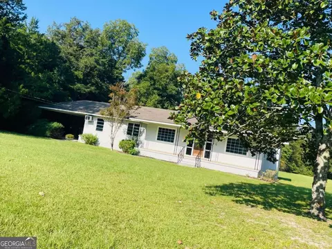 422 Rushing St, Glennville, GA 30427