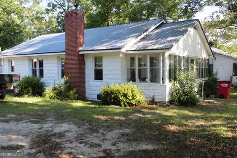 5807 14th Ave, Eastman, GA 31023