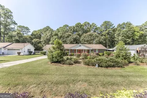 1013 N Davis Dr, Perry, GA 31069 photo 2
