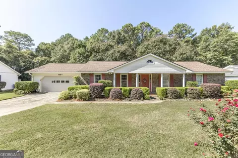 1013 N Davis Dr, Perry, GA 31069
