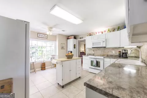 1013 N Davis Dr, Perry, GA 31069 photo 9