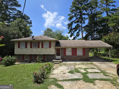 6073 Kathie Ct, Ellenwood, GA 30294