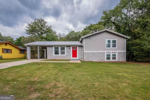 556 Lakeridge Dr SE, Conyers, GA 30094