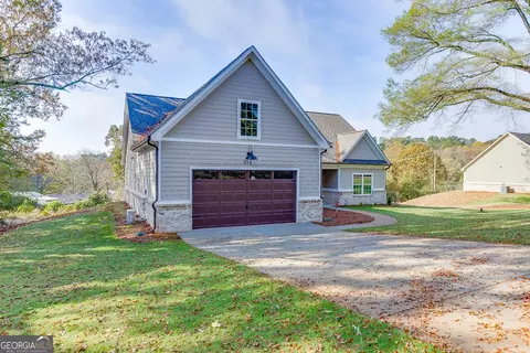 552 Clayton St, Commerce, GA 30529 photo 3