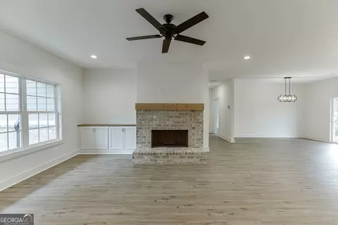 552 Clayton St, Commerce, GA 30529 photo 6