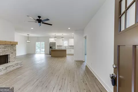 552 Clayton St, Commerce, GA 30529 photo 4