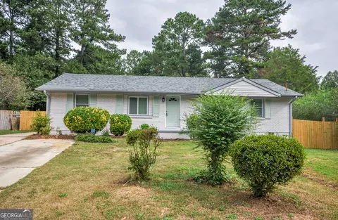 54 Royce Dr, Jonesboro, GA 30238