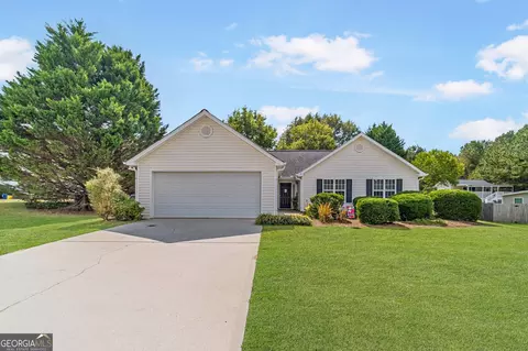 7070 Greenridge Dr, Loganville, GA 30052