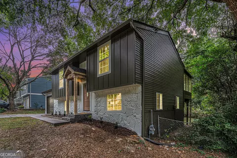 765 Sunfield Dr NW, Lilburn, GA 30047