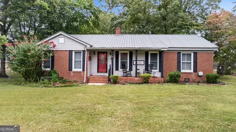 68 N Washington St, Summerville, GA 30747