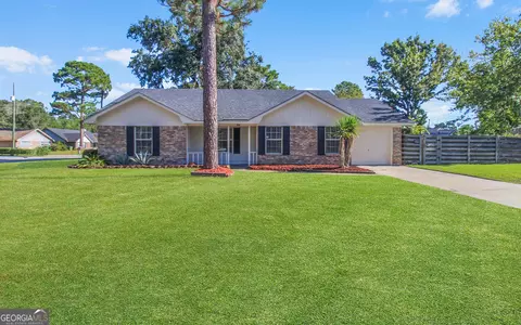 701 Tray Ct, Hinesville, GA 31313