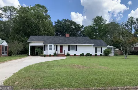 1327 4th St SW, Moultrie, GA 31768