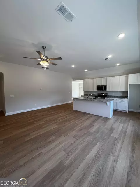 103 Hedge Row, Dublin, GA 31021 photo 12