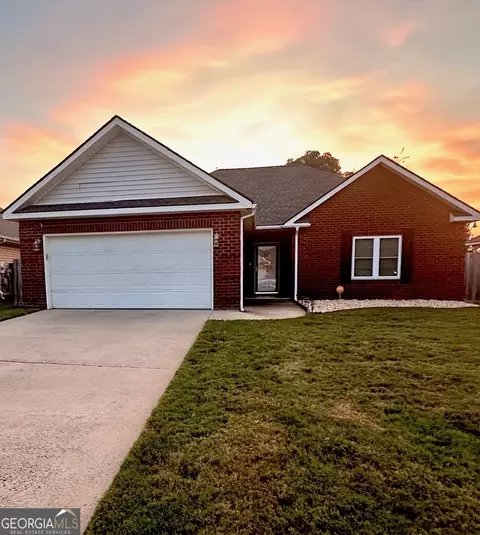 136 Amber Dr, Byron, GA 31008