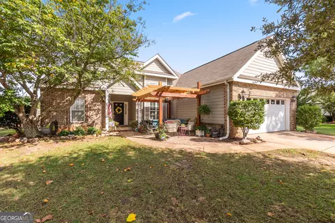 803 Sark Dr, Warner Robins, GA 31088