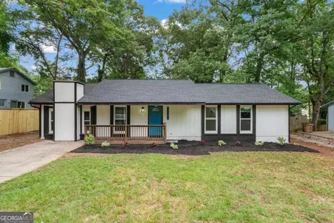6672 Woodfield Ln, Rex, GA 30273