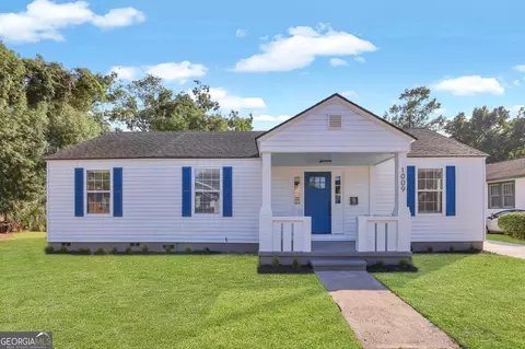 1009 E 32nd St, Savannah, GA 31401