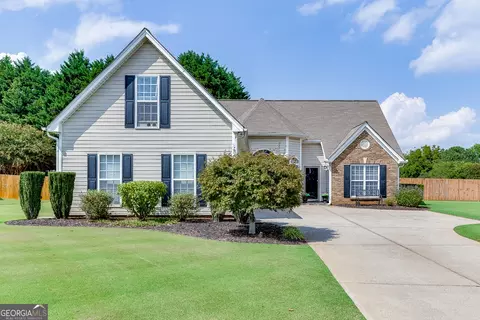 5610 Chinook Ct, Flowery Branch, GA 30542