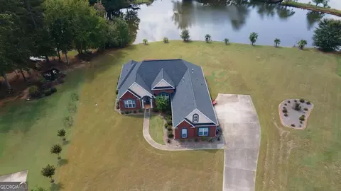 153 Lakeshore Ct, Mcdonough, GA 30252