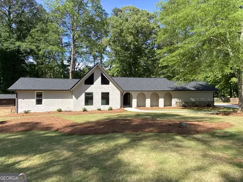 104 Flintlock Ct, Peachtree City, GA 30269