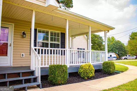 Exterior - 101 Misty Ct, Jackson, GA 30233 photo 3 of 7