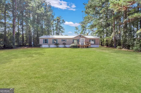 21 Barn Road Cir, Jesup, GA 31545