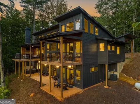 191 Creekside Lndg, Ellijay, GA 30540