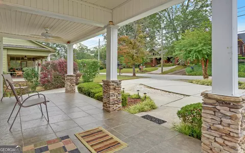 739 E Tugalo St, Toccoa, GA 30577 photo 2