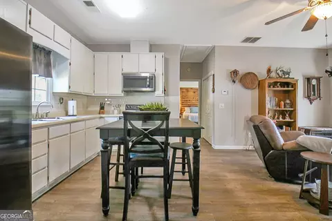 Kitchen - 600 Bethany Rd, Williamson, GA 30292 photo 10 of 12