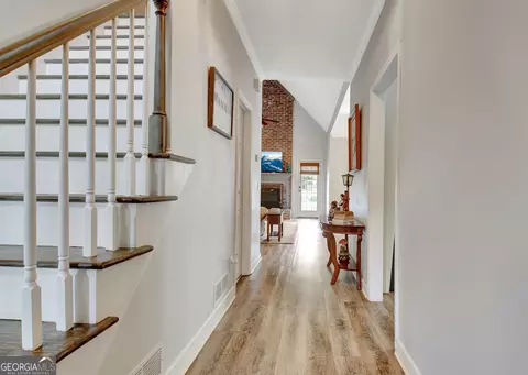 Entry Way - 600 Bethany Rd, Williamson, GA 30292 photo 4 of 17