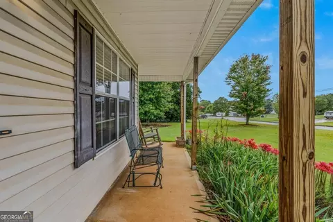 112 Potomac Dr, Jackson, GA 30233 photo 2