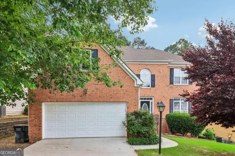 2245 Village Centre Dr, Loganville, GA 30052