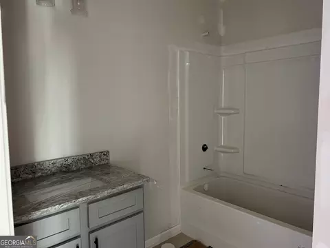 Bath - 533 Silver Dollar Rd, Barnesville, GA 30204 photo 2 of 12